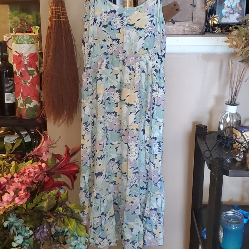 Lauren Conrad Dress - Picture 6 of 11